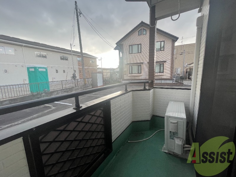 バルコニー　こちらは、バルコニーになります。広いですね。