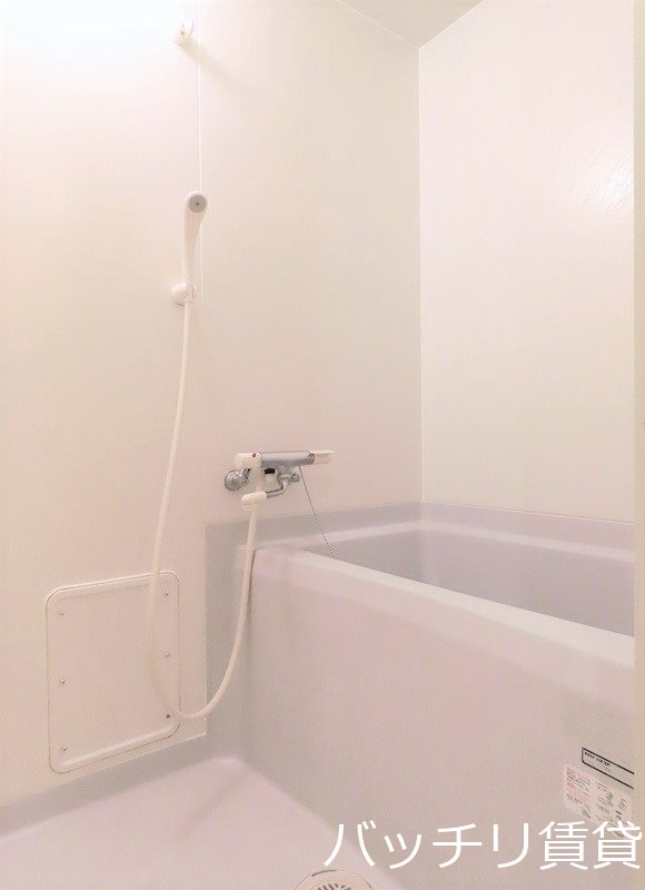 バス・シャワールーム　別号室の参考画像。現況を優先いたします。