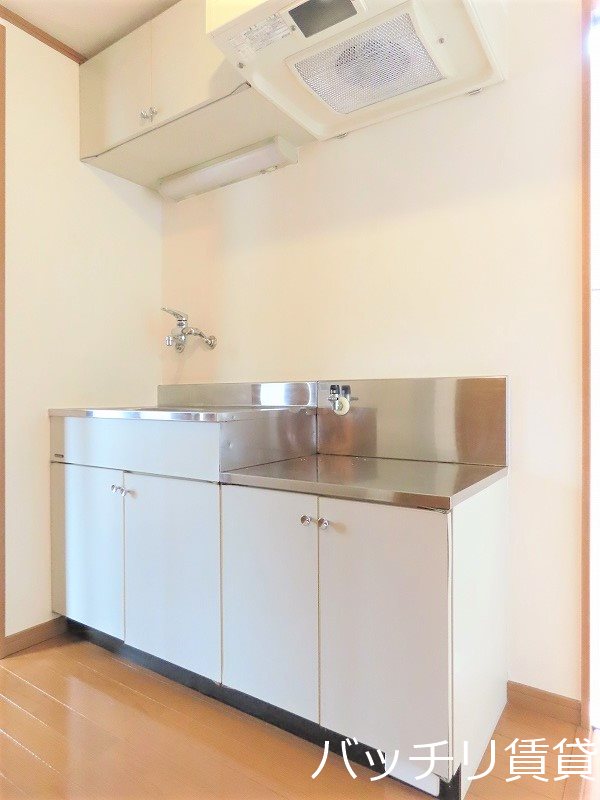 キッチン　別号室の参考画像。現況を優先いたします。