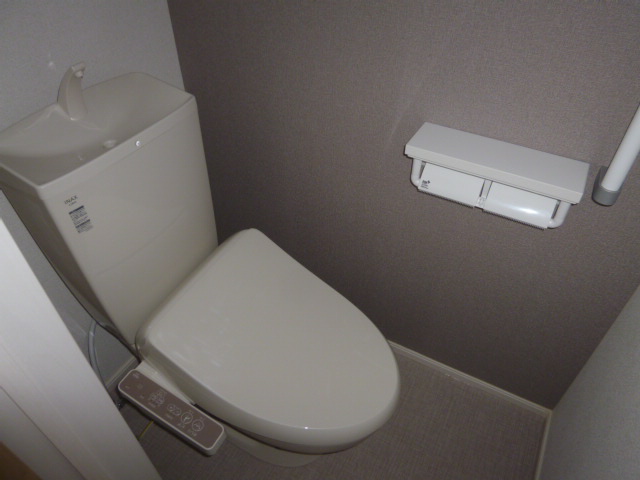 トイレ　温水洗浄便座