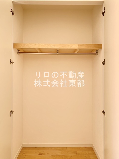 収納　洋服を畳まず干せるクローゼットです☆
