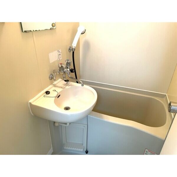 バス・シャワールーム　ゆったりとした浴槽で快適バスタイム♪