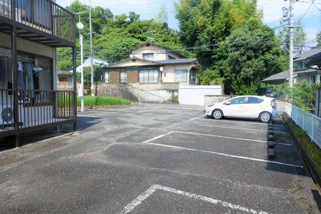 駐車場　敷地内駐車場