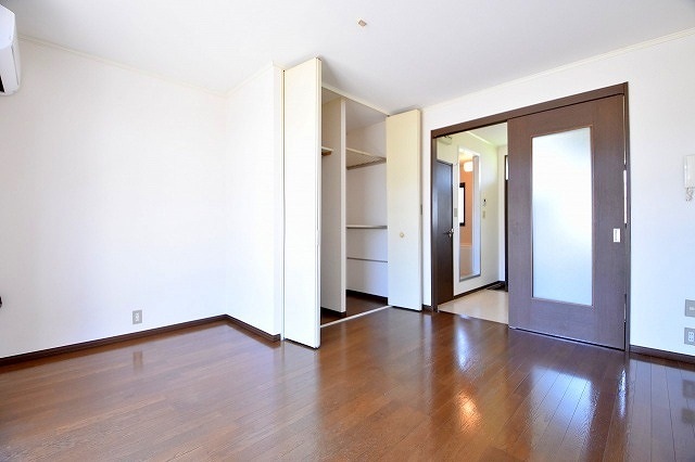 居室・リビング　7帖と少し広め