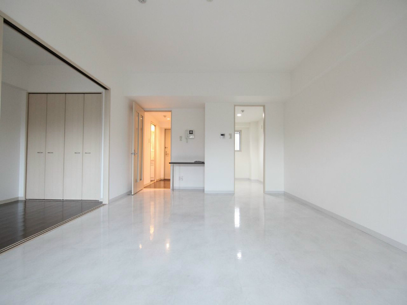 居室・リビング　ＬＤＫ12.5帖　洋室5帖とつなげても仕切っても使えます