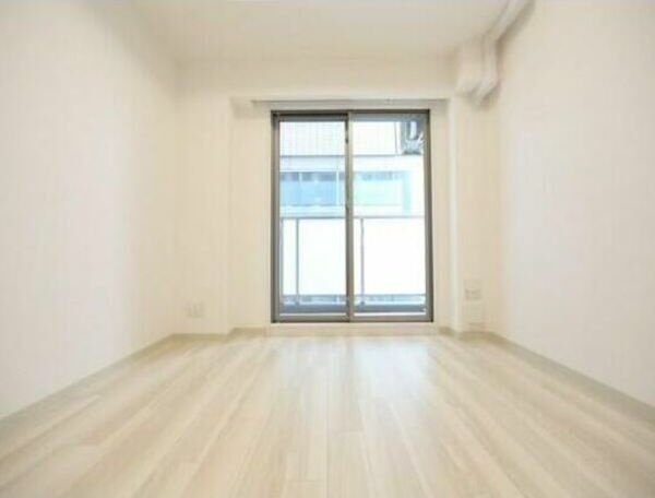 居室・リビング　こちらのリビングで趣味の時間をお楽しみください