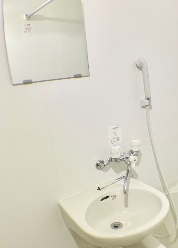 洗面設備　同タイプ部屋の写真となり設備等は現況と異なる場合があります