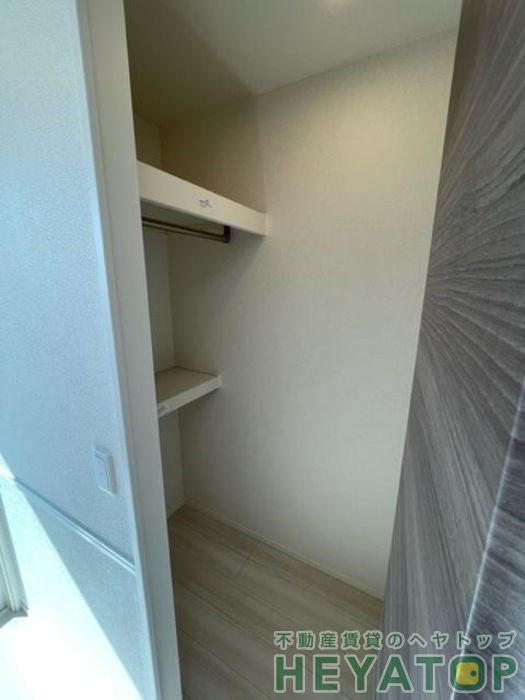 収納　収納力たっぷりのウォークインクローゼット