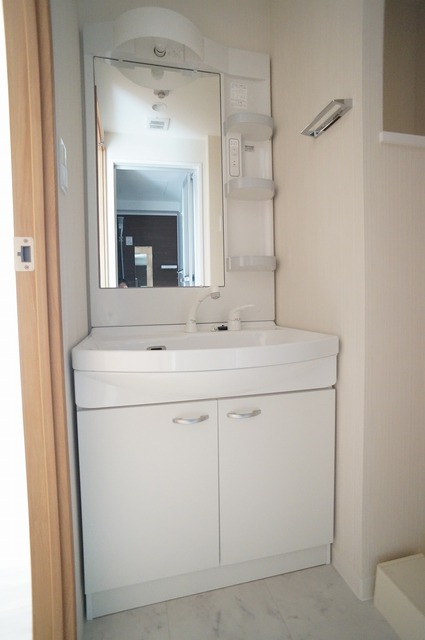 洗面設備　参考写真（同建物別部屋のものです）