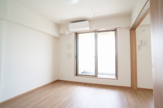 居室・リビング　参考写真（同建物別部屋のものです）