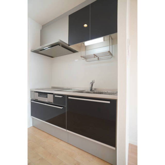 キッチン　独立キッチンにはＩＨ３口とグリル付き♪