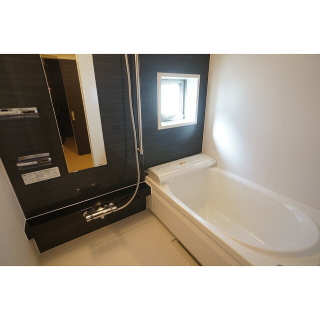 バス・シャワールーム　浴室乾燥機付きで梅雨の時期も安心です♪