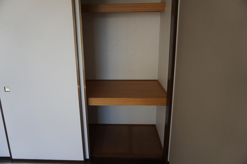 収納　押入