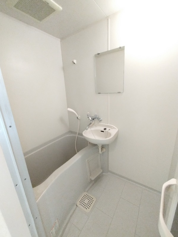 バス・シャワールーム　洗面台付き♪※別室参照！現況優先します！