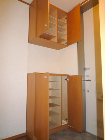 玄関　★収納豊富なシューズＢＯＸ★