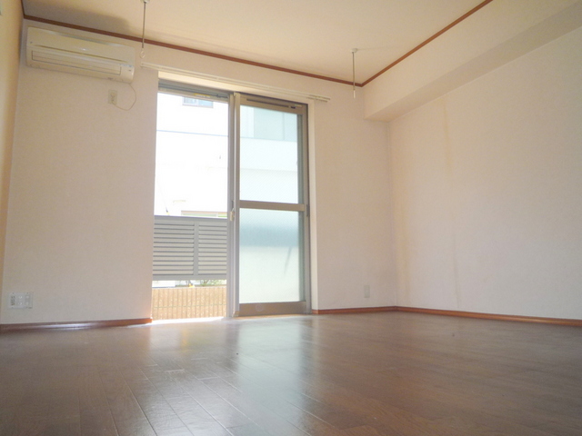 居室・リビング　★南向きで陽当たり良好です★