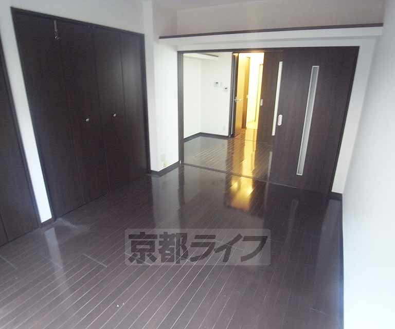 居室・リビング　フローリングでとてもキレイです。