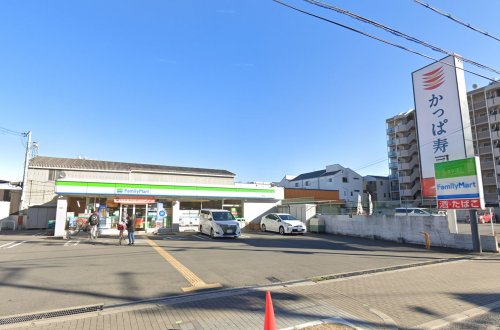 コンビニ　ファミリーマート 鶴見諸口一丁目店（コンビニ）まで1037m