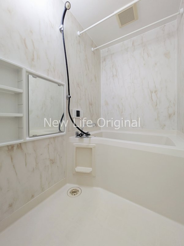 バス・シャワールーム　清潔感溢れる浴室☆