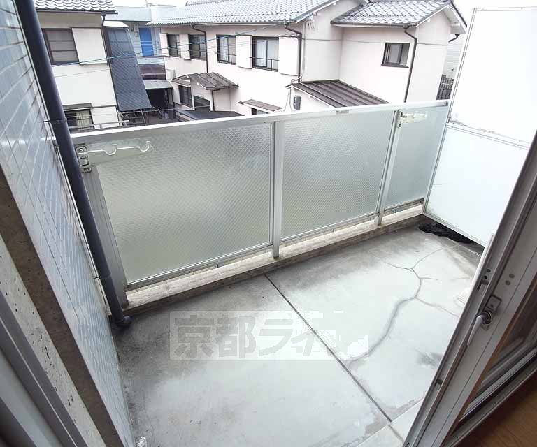 バルコニー　広々としたバルコニー部分です。