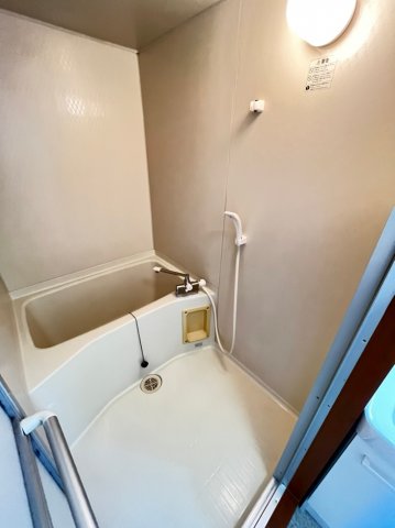 バス・シャワールーム　別号室の写真です。ご参考までに