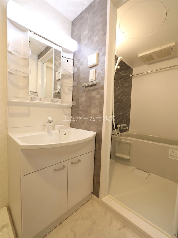 洗面設備　独立洗面台（シャンプードレッサー付）