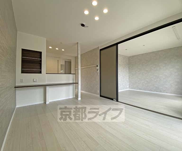 居室・リビング　広々としたお部屋です。