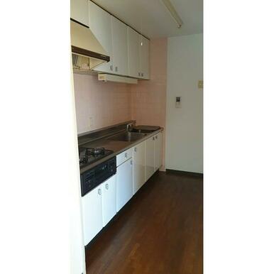 キッチン　同物件別部屋参考写真