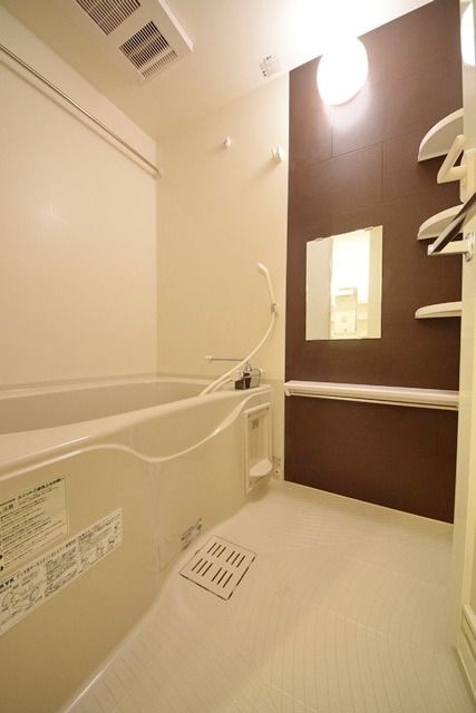 バス・シャワールーム　★★疲れが取れる追い焚き機能付き★★