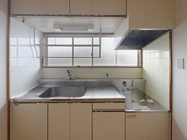 キッチン　掲載写真はモデルルームを掲載しております。実際のお部屋と仕様