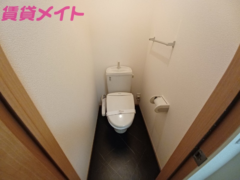 トイレ　同型参考写真