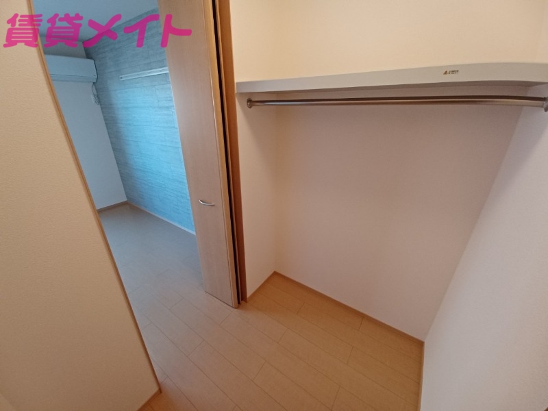 収納　同型参考写真