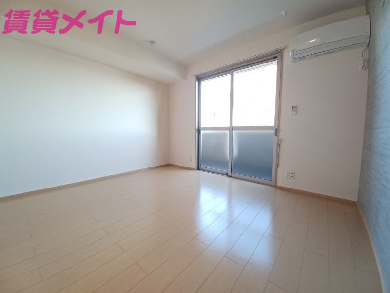 居室・リビング　同型参考写真