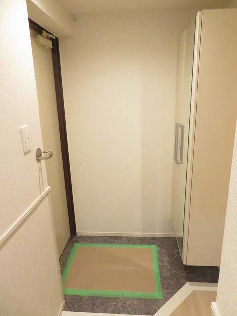 玄関　☆白を基調とした明るい玄関☆※同間取りの別部屋参考写真