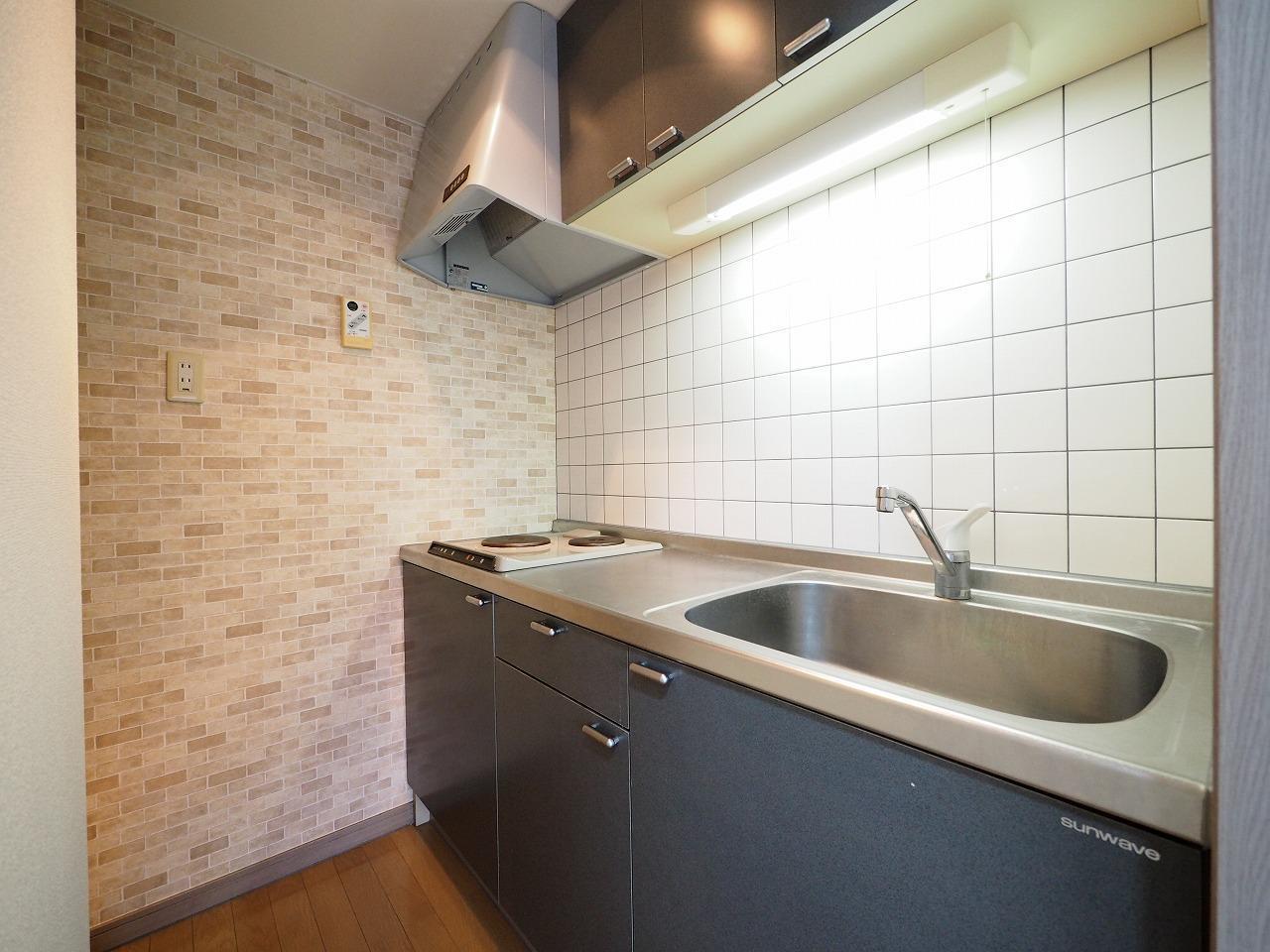 キッチン　収納豊富なキッチン。食事の支度もはかどります！