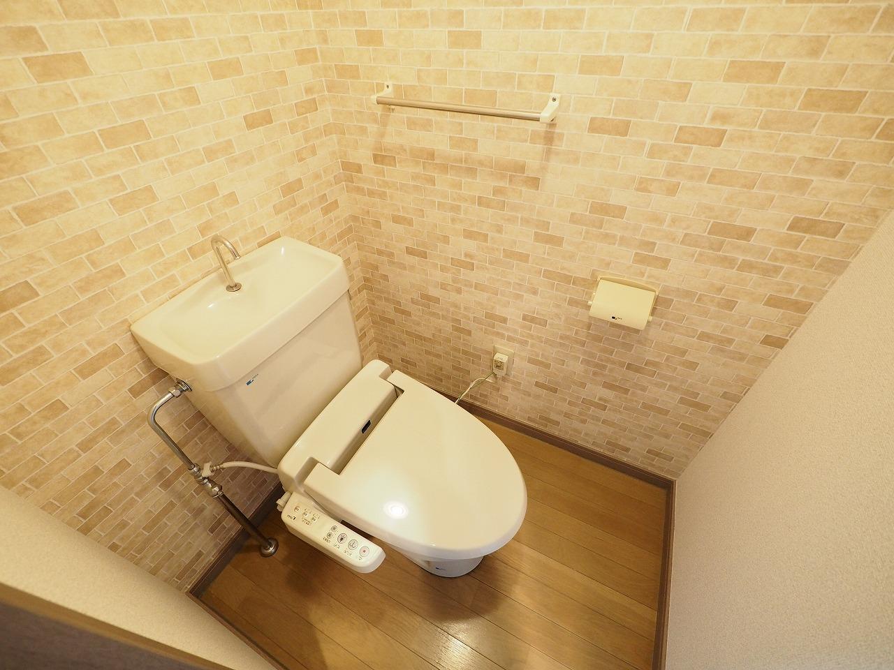 トイレ　トイレは快適・清潔な温水洗浄暖房便座です♪