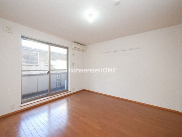 居室・リビング　明るい洋室です