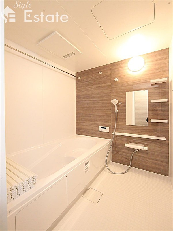 バス・シャワールーム　バスルーム