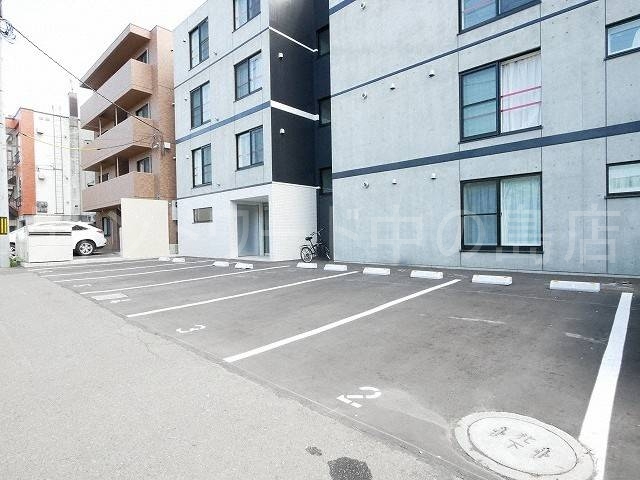 駐車場　詳細は、ウィンドワード中の島店までご相談下さい。