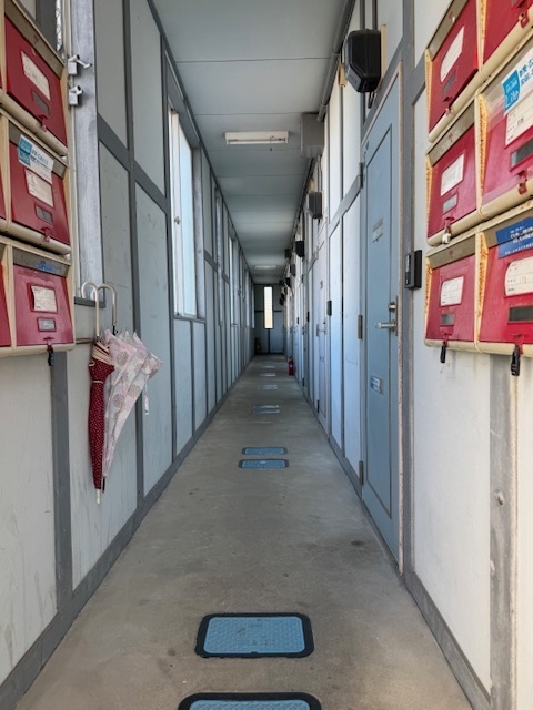 エントランス　共用部廊下