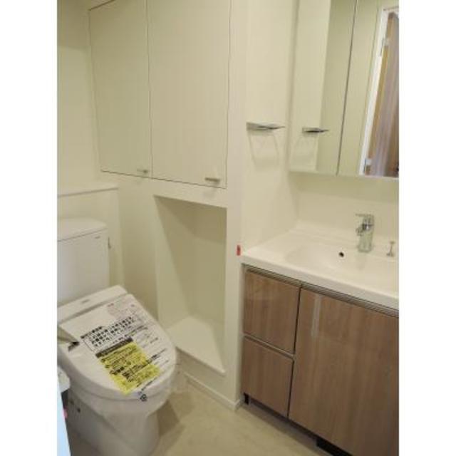 洗面設備　※写真は同タイプ住戸です。