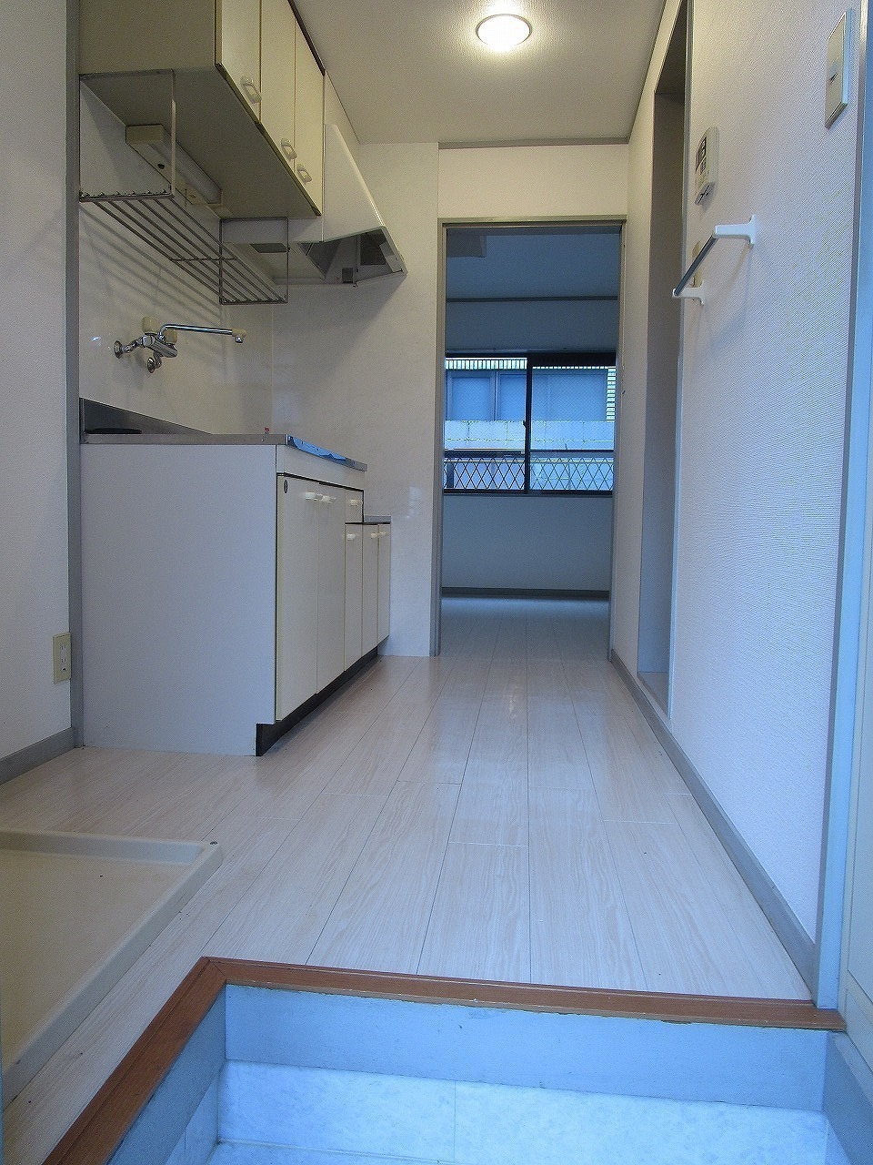 玄関　※別部屋参考写真