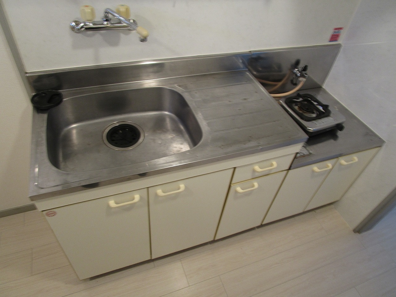 キッチン　※別部屋参考写真