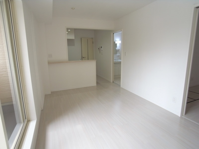 居室・リビング　※別の部屋の写真です。