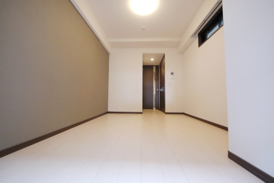 居室・リビング　こちらの居間で趣味の時間をお楽しみください ※写真は同一建物