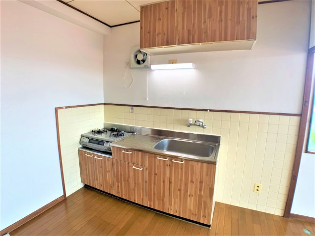 キッチン　別部屋同間取りのお写真となります。参考にご覧くださいませ。