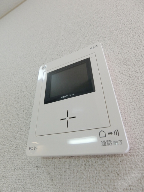 セキュリティ　モニターホンで来訪者を確認できます♪