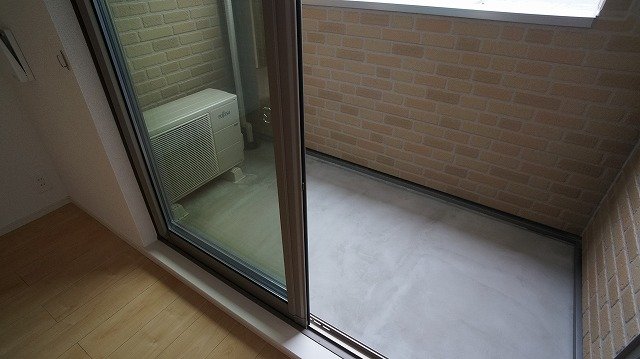 バルコニー　バルコニーからの眺めを楽しみながら食事をしませんか