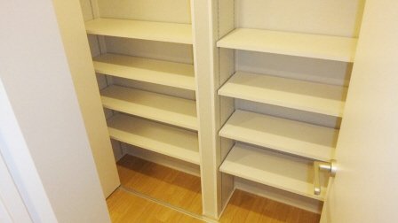 その他　廊下の収納です。