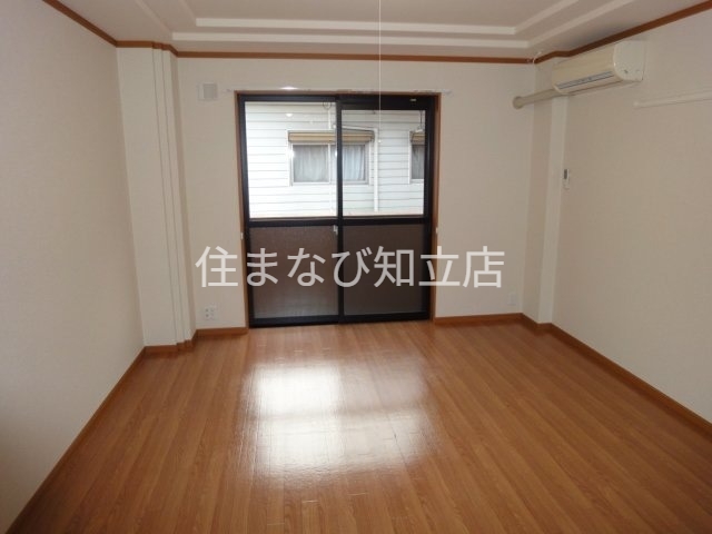 居室・リビング　同型別部屋写真